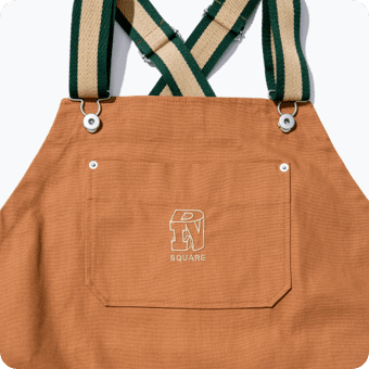 BEAMSがデザインした「DIYSquare」のロゴ刺繍