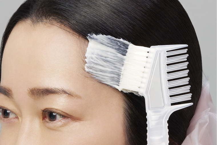 キーホルダーパーツのアクリル染め作り