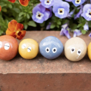 どうしたんだシヤチハタ！ ハンコの王者が「どろだんごキット」を作るワケ